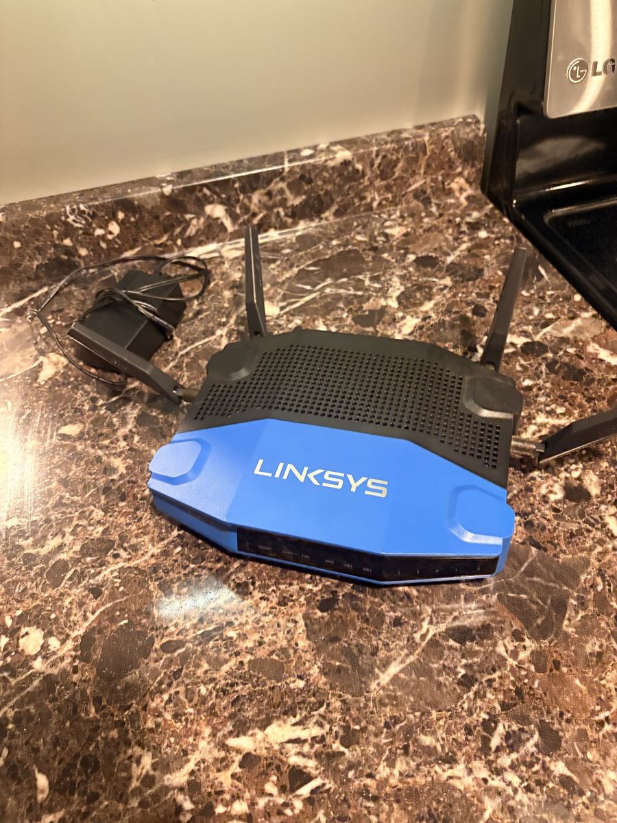 Linksys wrt3200acm Wireless Router