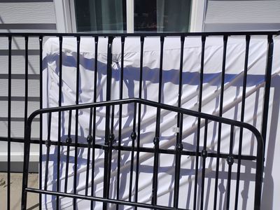 FREE Metal bedframe w/mattress
