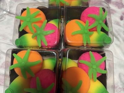 Groovy fruit needoh