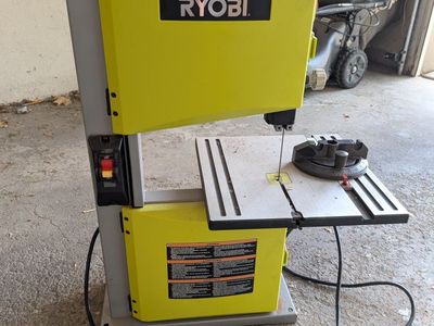 RYOBI 9-inch Benchtop Band Saw - Woodworking Power Tool - Used