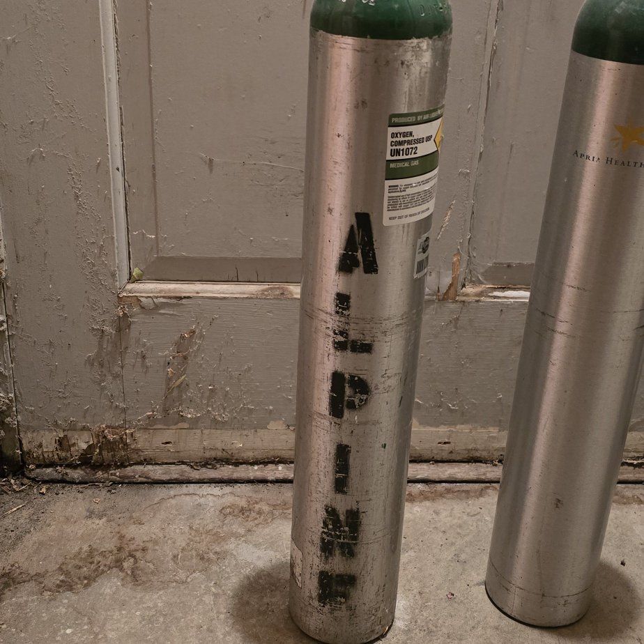 Large used Medical Oxygen Tank