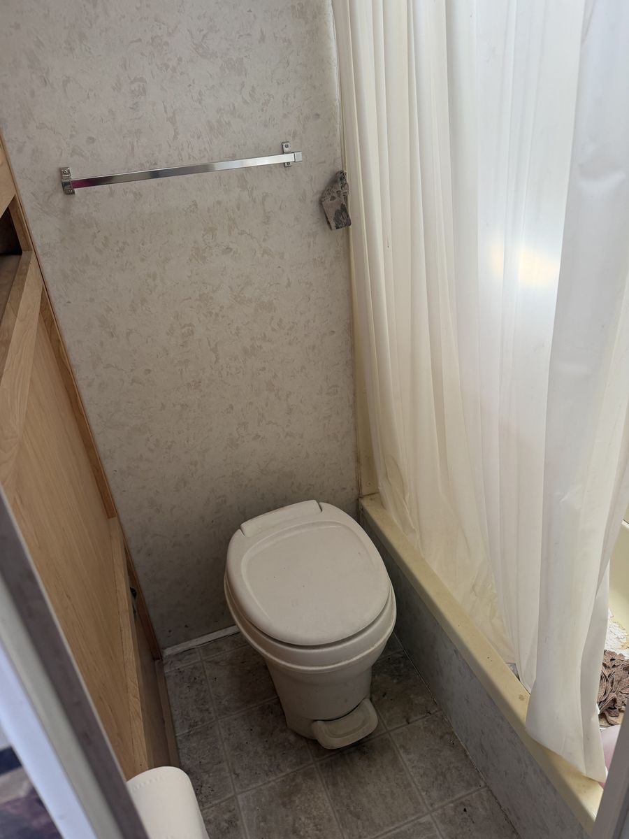 Main image 7