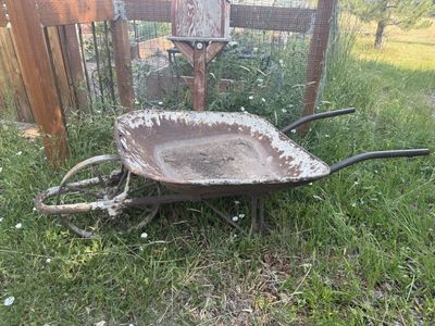 Antique Steel Farm Wheelbarrow – Rustic Garden & Farmhouse Décor