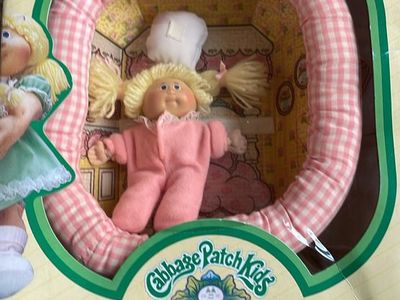 Vintage 1983 Cabbage Patch Kids Pin Ups Doll NIB