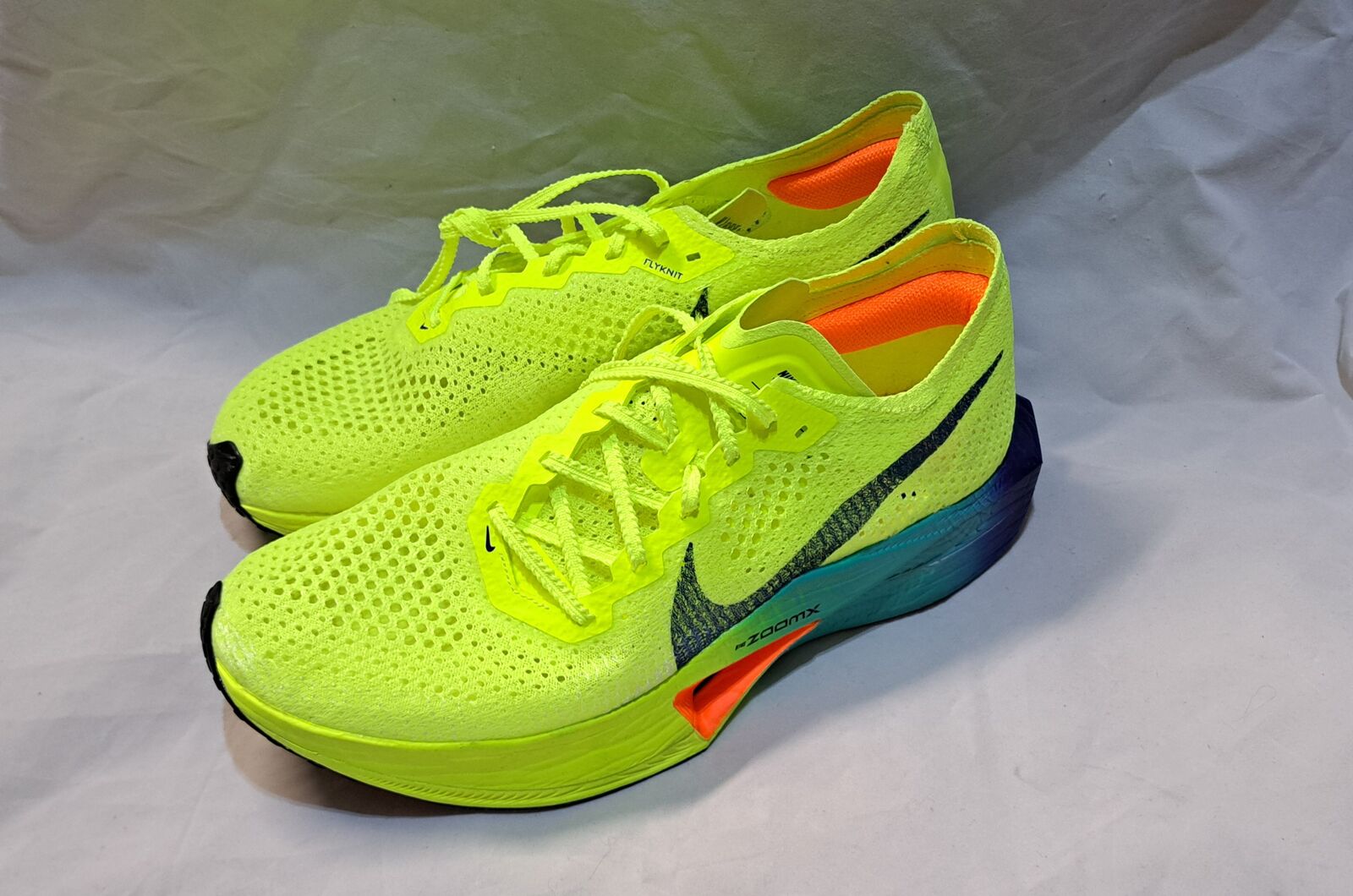 NEW Men's 9.5 Nike ZoomX Vaporfly 3 DV4130-700 Volt Neon Green Carbon Racing Shoes
