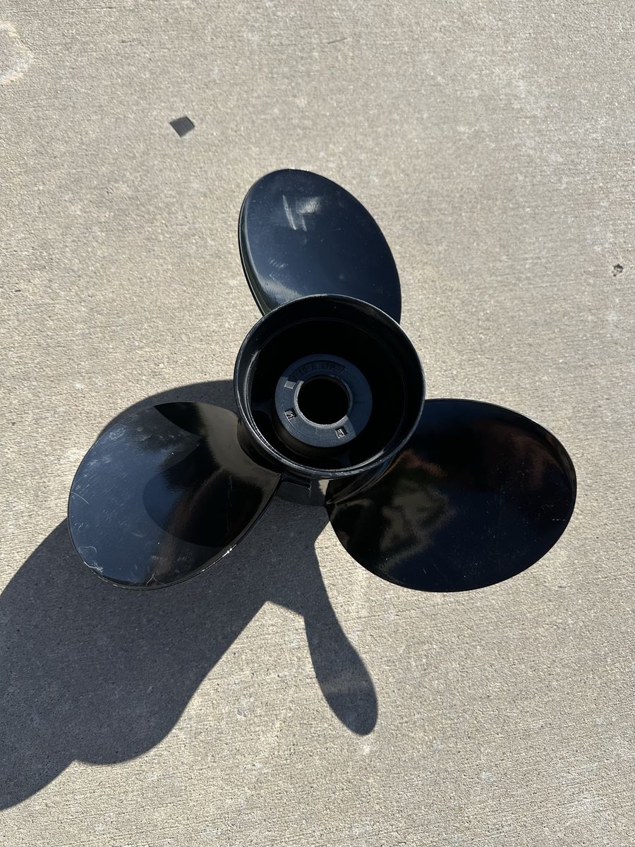 Mercury Black Max RH Propeller