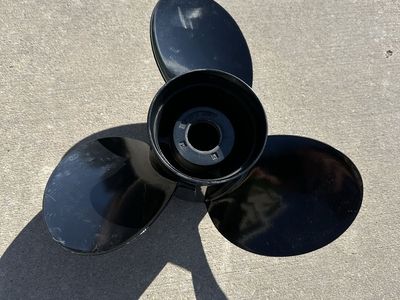 Mercury Black Max RH Propeller