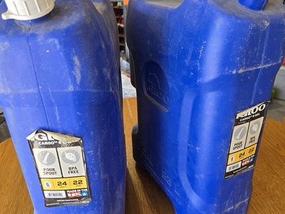 Igloo Cargo 6 Gallon Blue Water Containers (Set of 2)