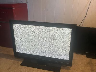 LG 37LC7D 37-inch LCD TV