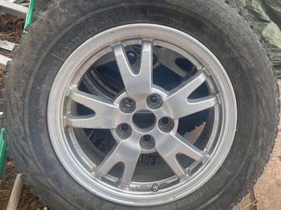 (4) 195/65/R15 snow tires on Toyota 15x6 aluminum wheels