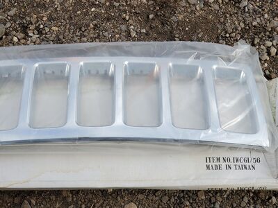 2008-2010 Jeep Grand Cherokee Chrome Grille Overlay