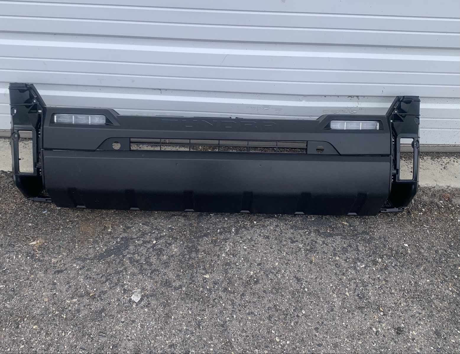 2022-2026 Toyota Tundra Middle Bumper Section With Fog Lights