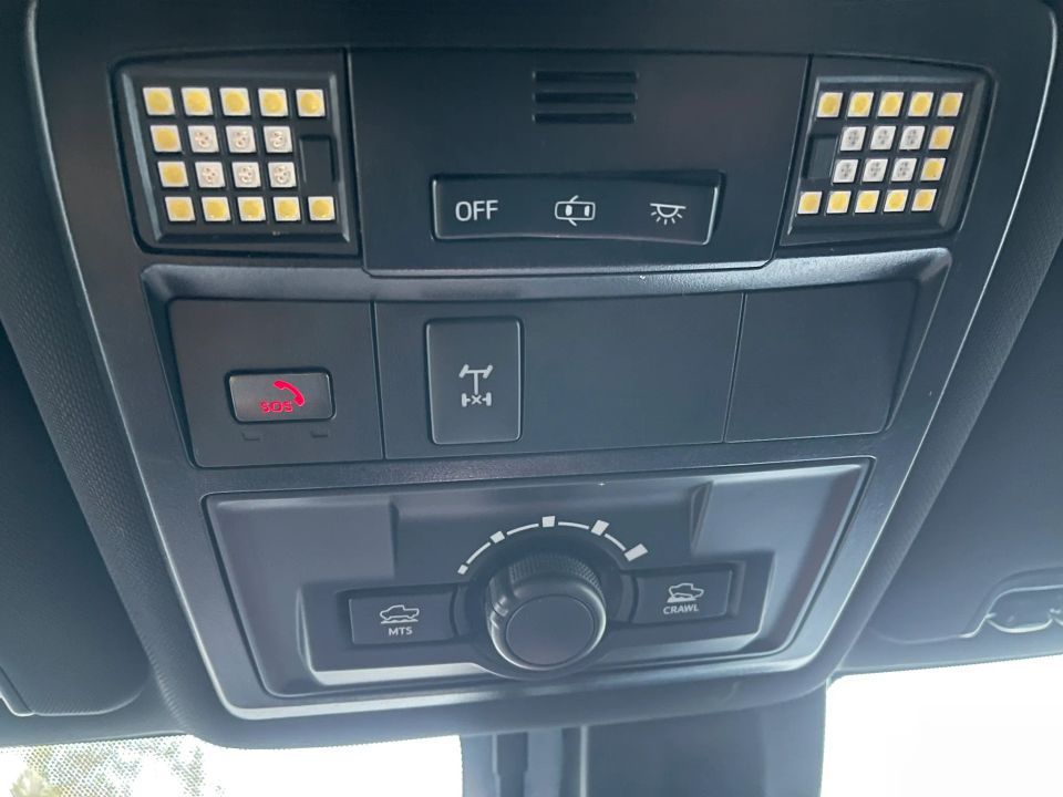 Main image 17