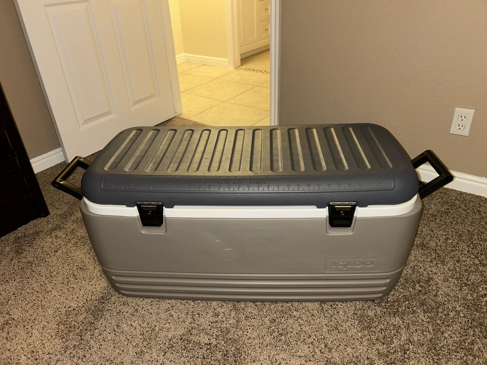 IGLOO COOLER 120 Qt