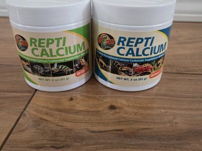 zoomed repti calcium one with vitamin D3 one without