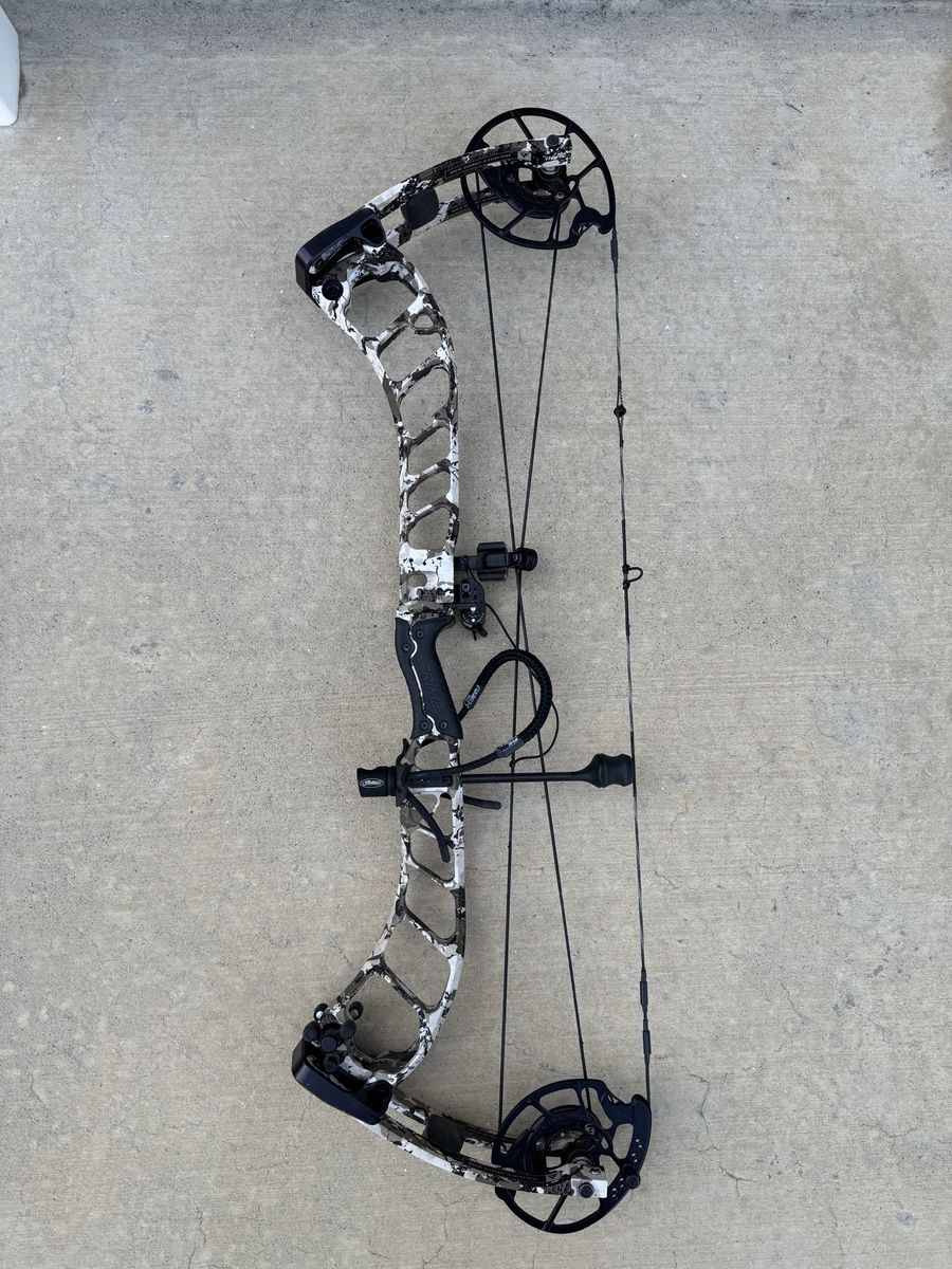 Prime Inline compound bow