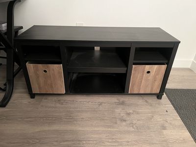 Entertainment Center/TV Stand