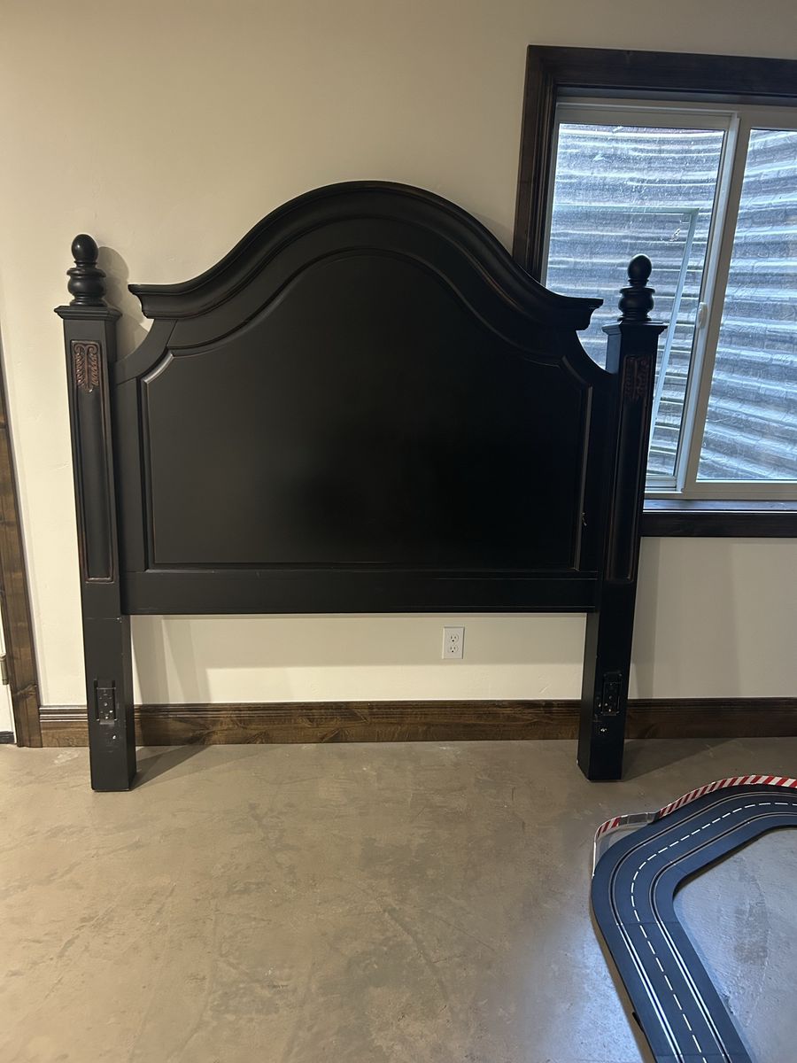 Black Wooden Headboard with Ornate Posts and Arch Design.  Queen