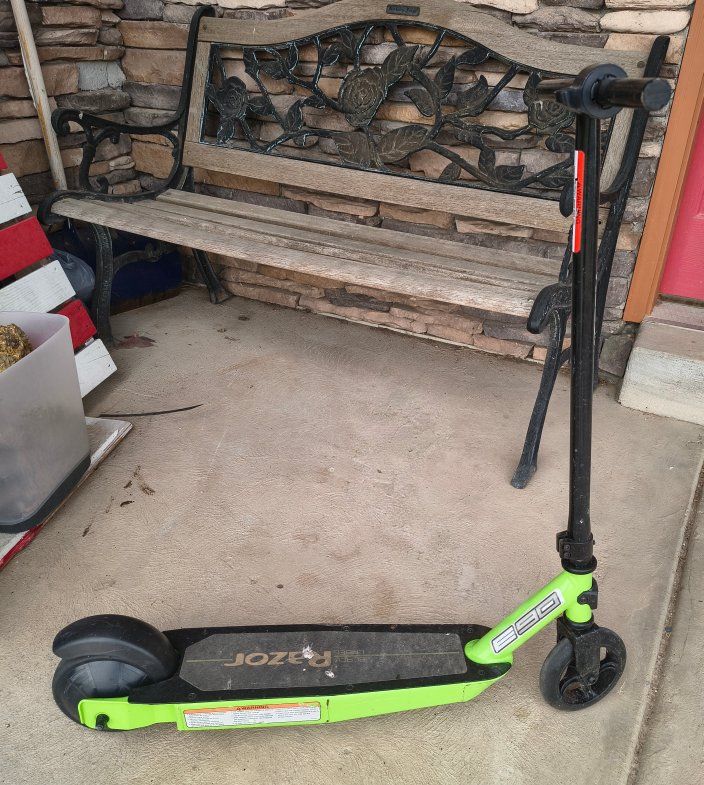 Razor Power Core E90 Electric Scooter - Green/Black