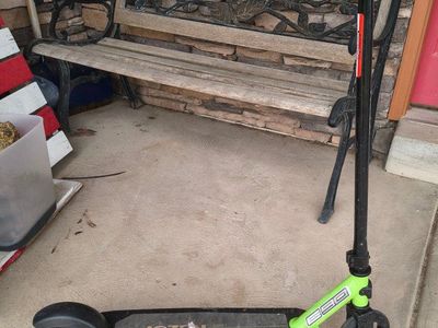 Razor Power Core E90 Electric Scooter - Green/Black