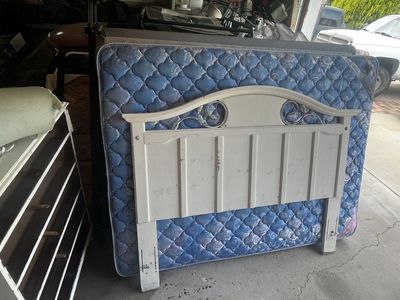 White Headboard & Blue Mattress - Size Queen
