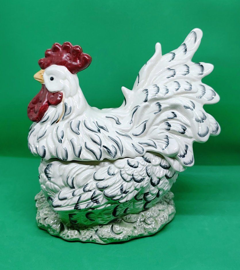 A vintage-style ceramic rooster cookie jar