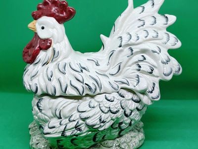 A vintage-style ceramic rooster cookie jar
