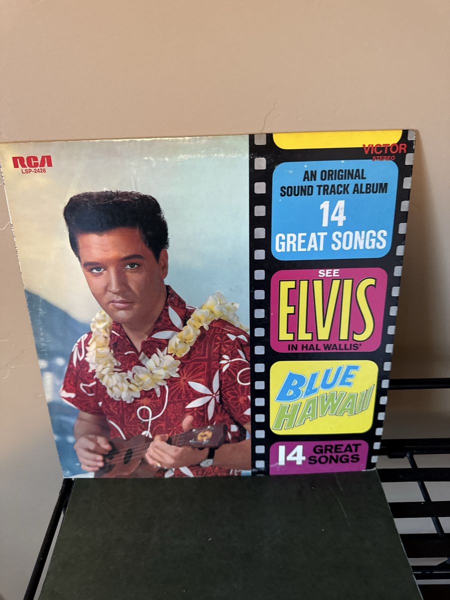 Elvis Presley Blue Hawaii Vinyl LP Album RCA Victor Stereo LSP-2426