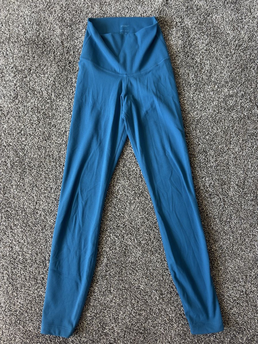 Like NEW! Nike Yoga Women's Leggings- Size XS