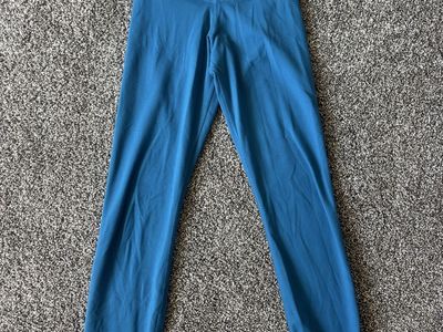 Like NEW! Nike Yoga Women's Leggings- Size XS