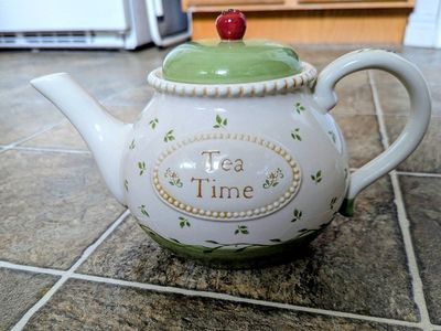 Porcelain teapot 8 cups size, 48 oz