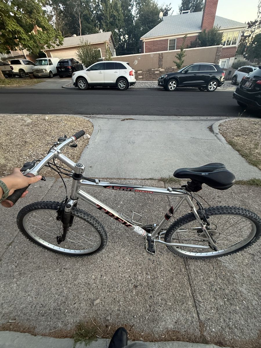 TREK 4500 aluminum mountain bike