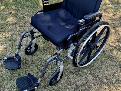 Sunrise Breezy Ultra 4 Folding Wheelchair
Excellent Conditions! Almost New.