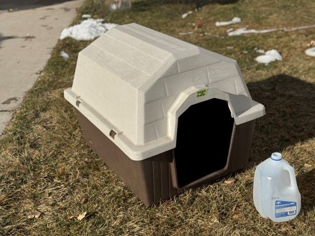 Dog House 32" for 25–50 lbs Pet