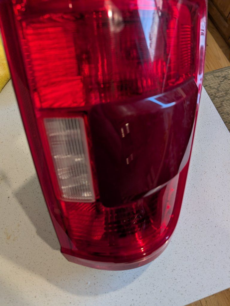 2021-23 FORD F150 RIGHT PASSENGER TAIL LIGHT