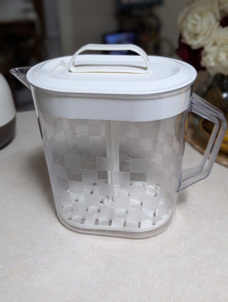pampered chef quick stir pitcher - 1 gallon
