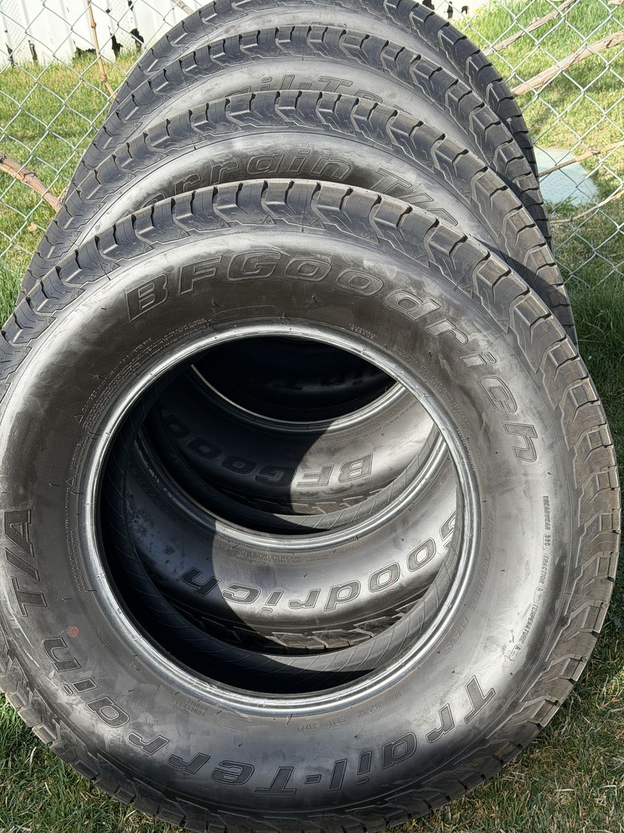 New 2025 265/70/17 Tires of 4