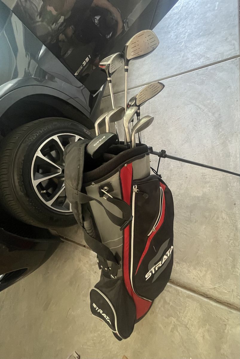 Callaway Strata Men's Golf Club Set and bag