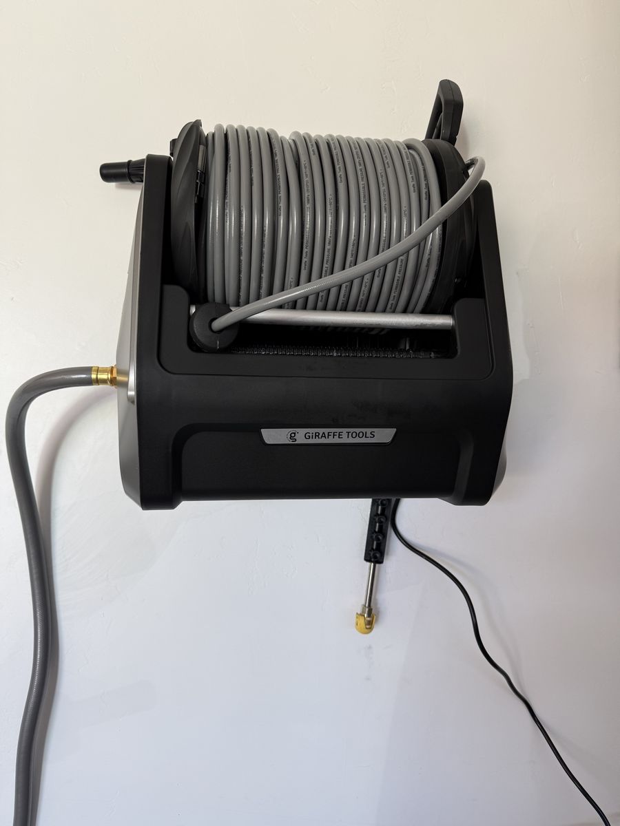 Giraffe Tools Grandfalls wall mounted pressure washer