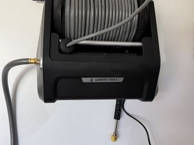 Giraffe Tools Grandfalls wall mounted pressure washer