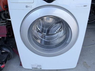 Samsung White Front Load Electric Washer with VRT Technology