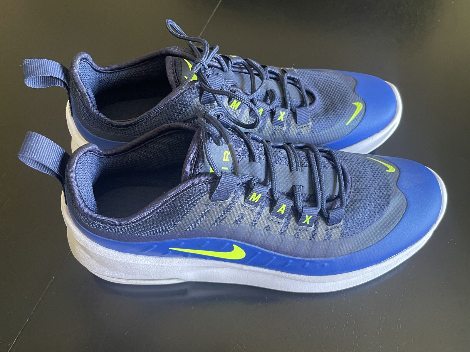 Nike Air Max Axis BRAND NEW