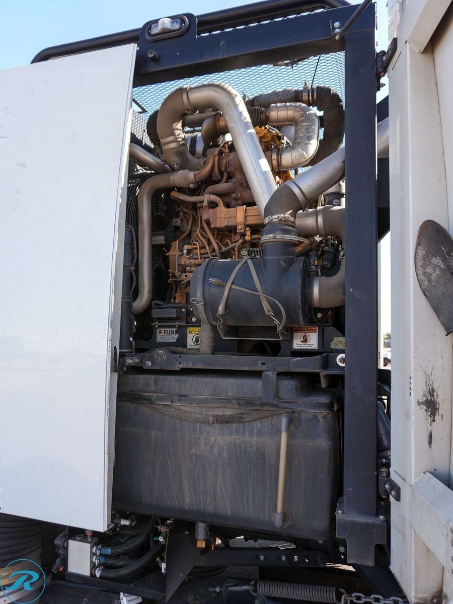 Main image 3