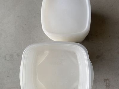 Rubbermaid Tag-a-long Plastic Containers