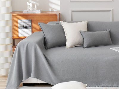 Waterproof pet-friendly couch cover 71"x91"