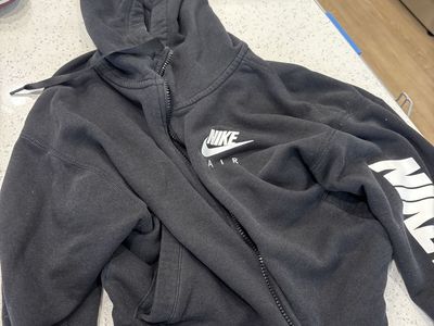 Cropped Nike hoodie