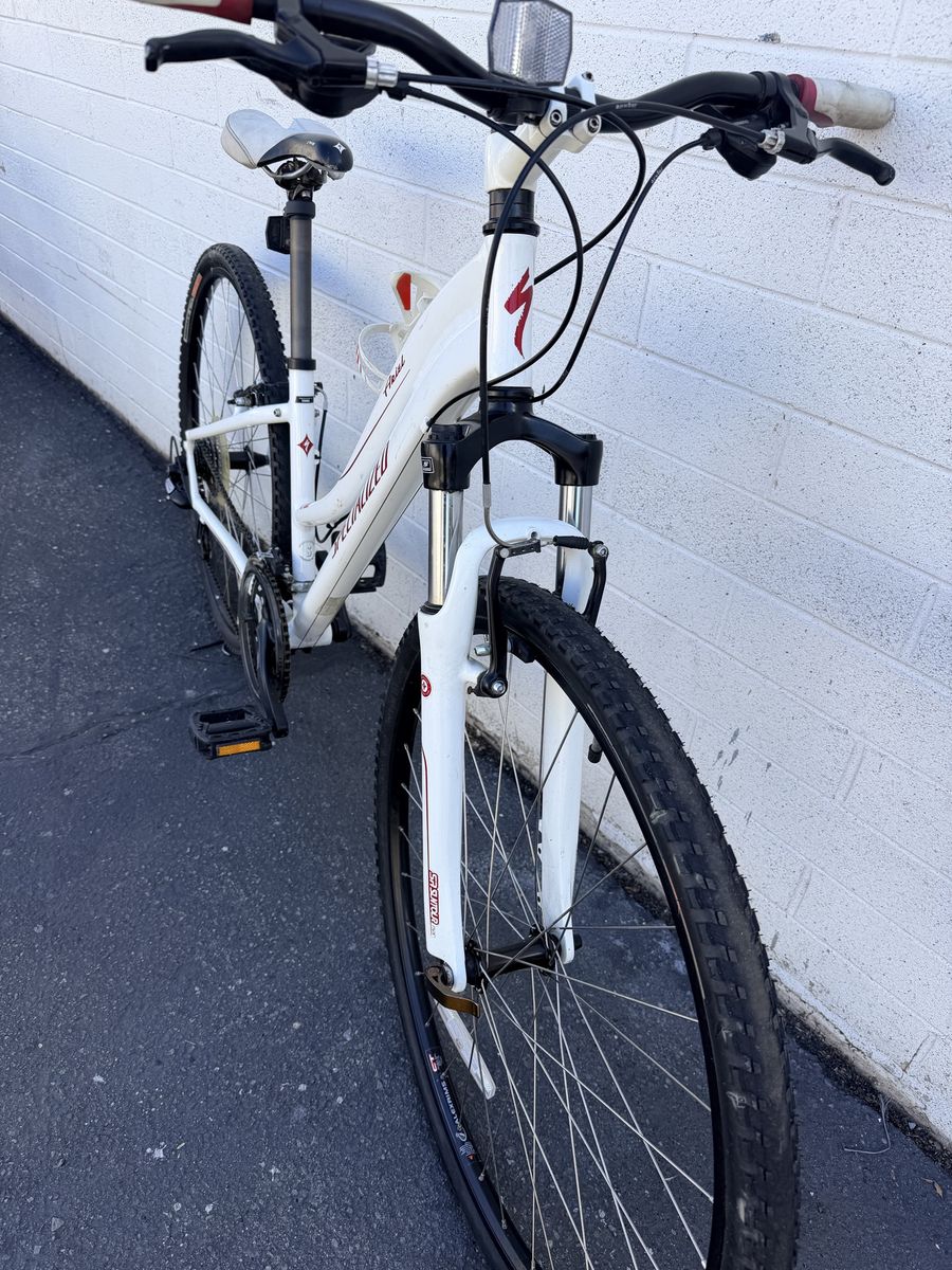 Specialized Myka Mountain Bike White Hardtail