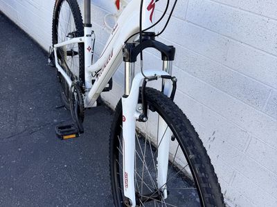 Specialized Myka Mountain Bike White Hardtail
