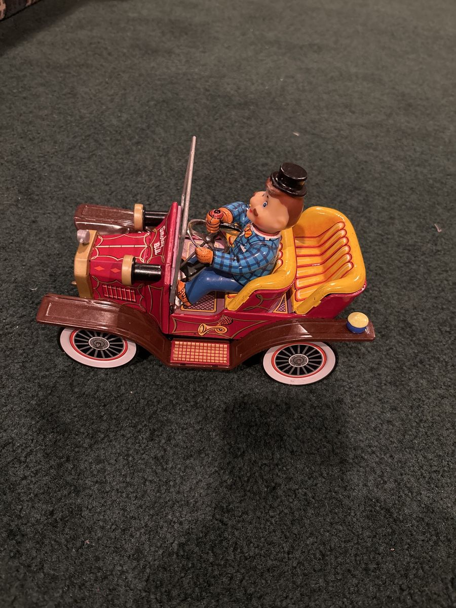 Smokey Bill Tin Car