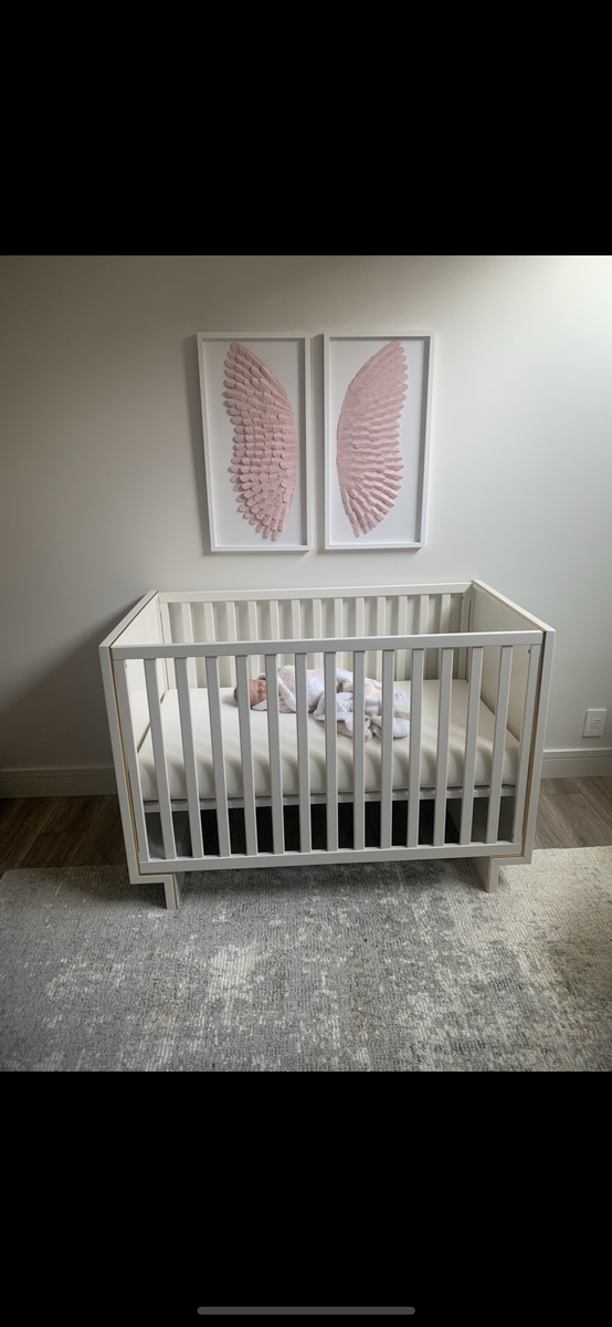 Pottery barn crib and dresser with gold accents- in great condition